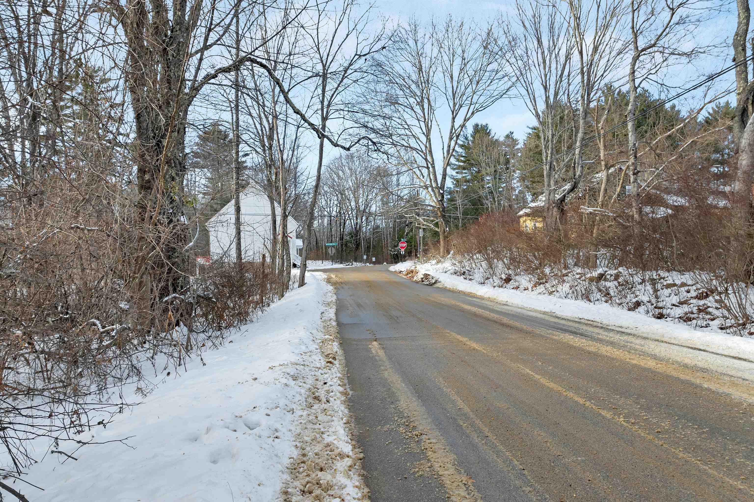 61 Freeman Hall Rd, Nottingham, NH 03290