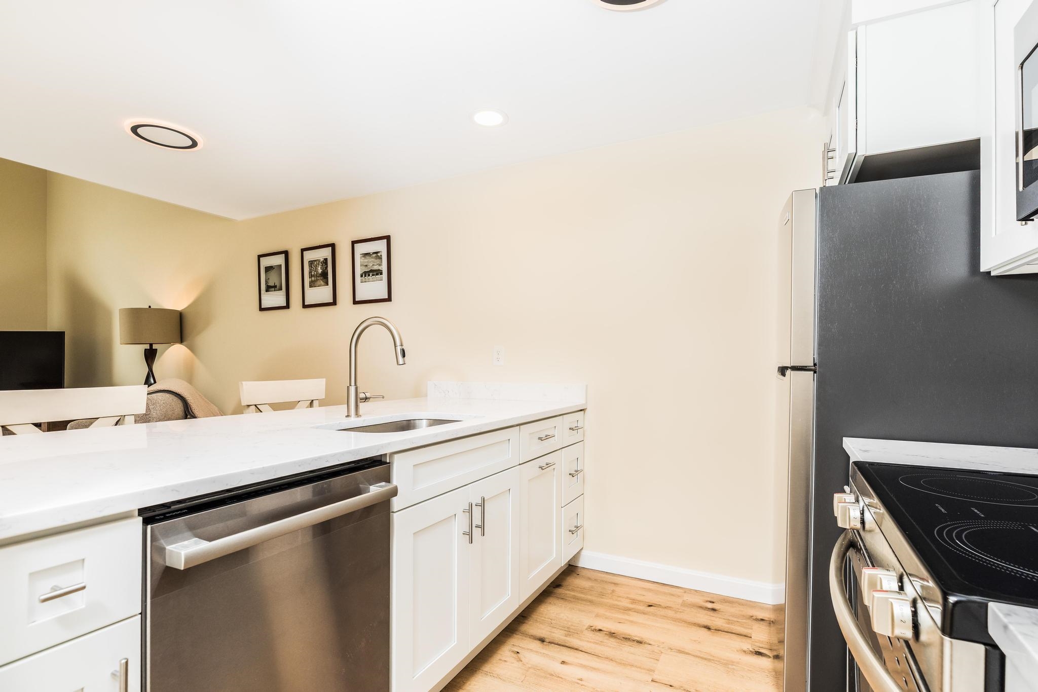 Homes for sale in Stratham, NH | 8 Montrose Dr #8, Stratham, NH 03885 | MLS# 5073260