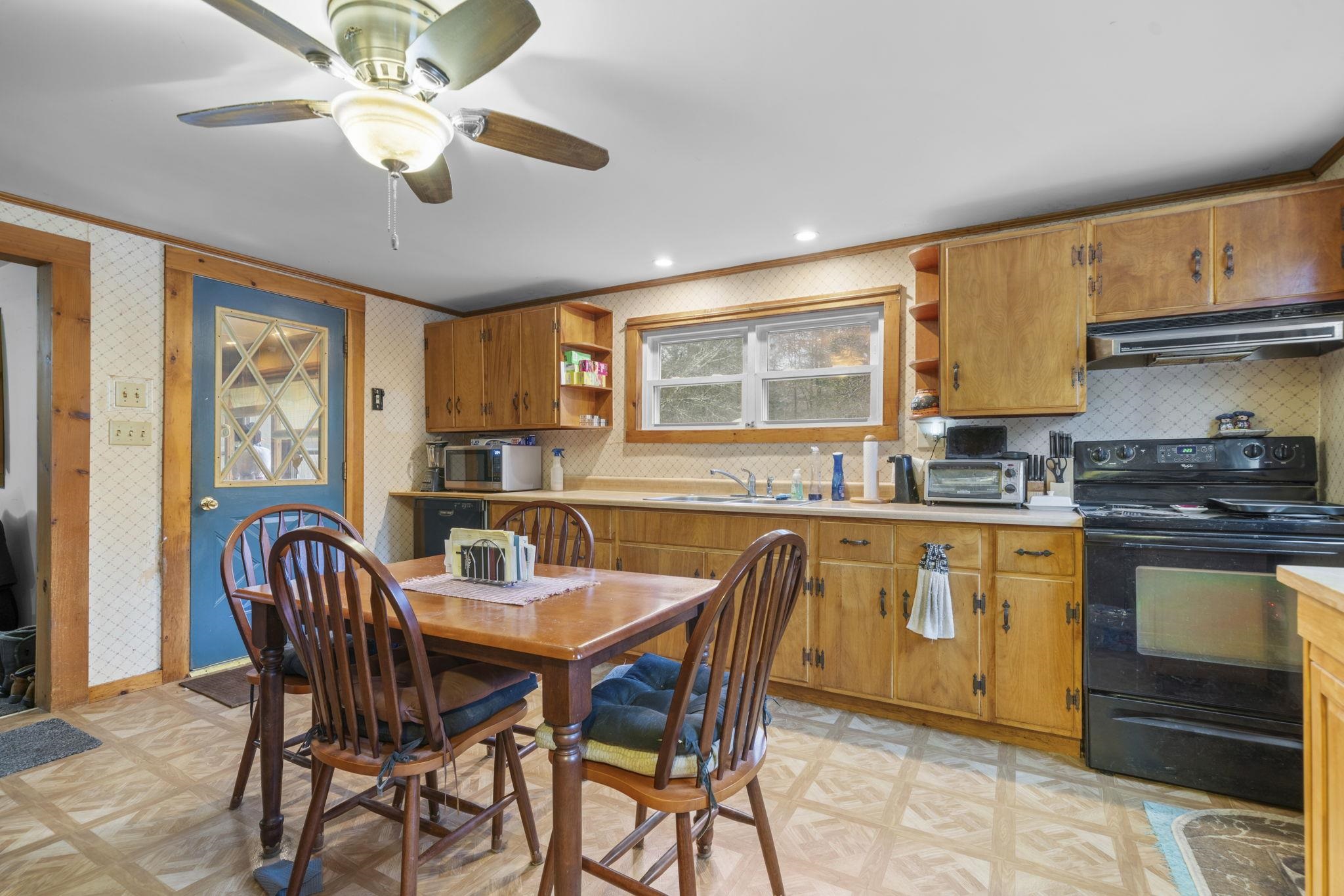 21 Depot Rd, Chichester, NH 03258