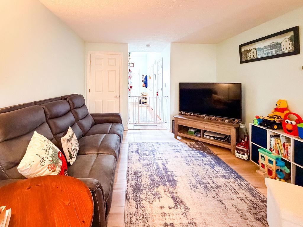 84 Branch Turnpike, Concord, NH 03301