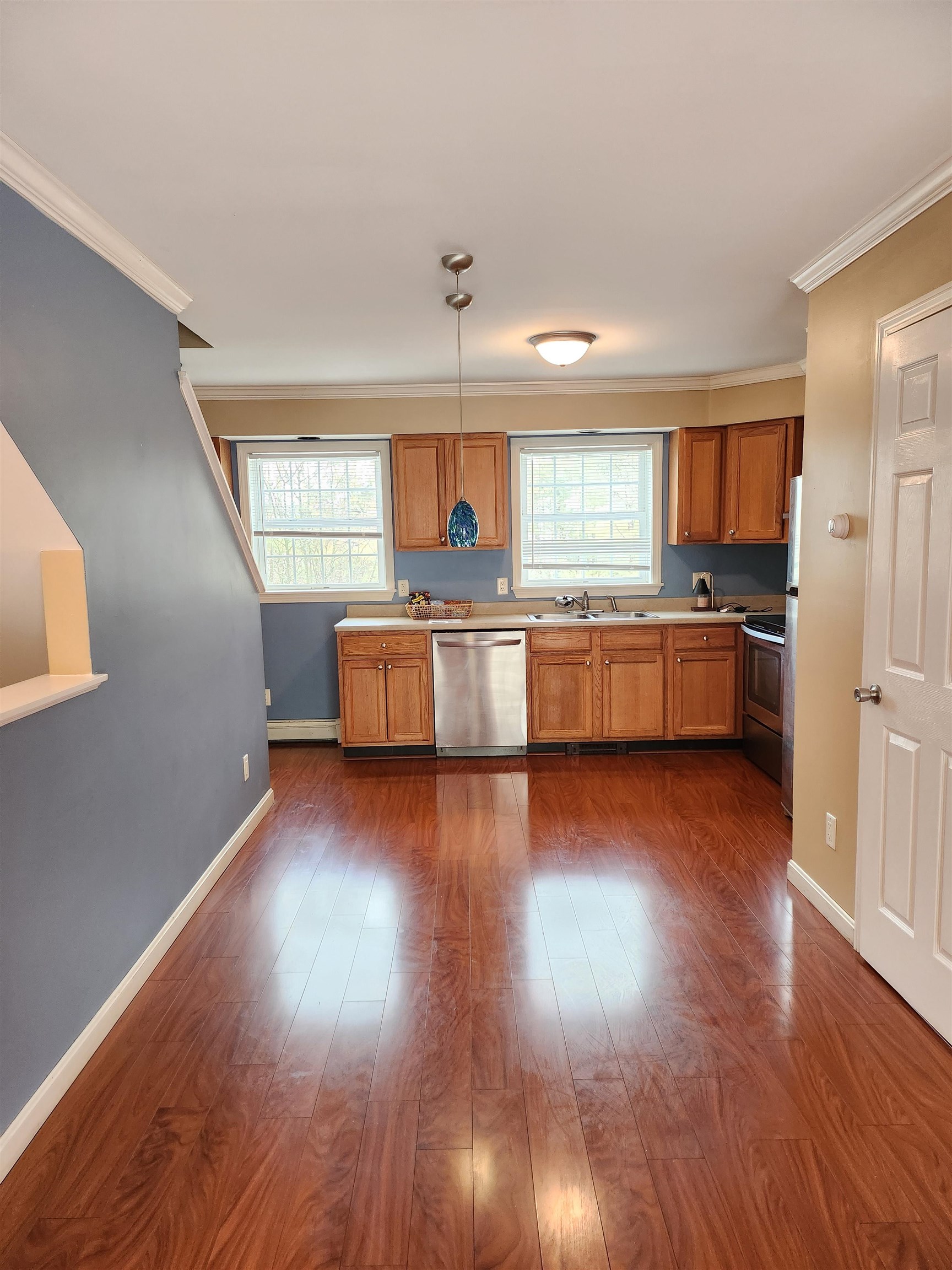 1029 S Mammoth Rd, Manchester, NH 03109