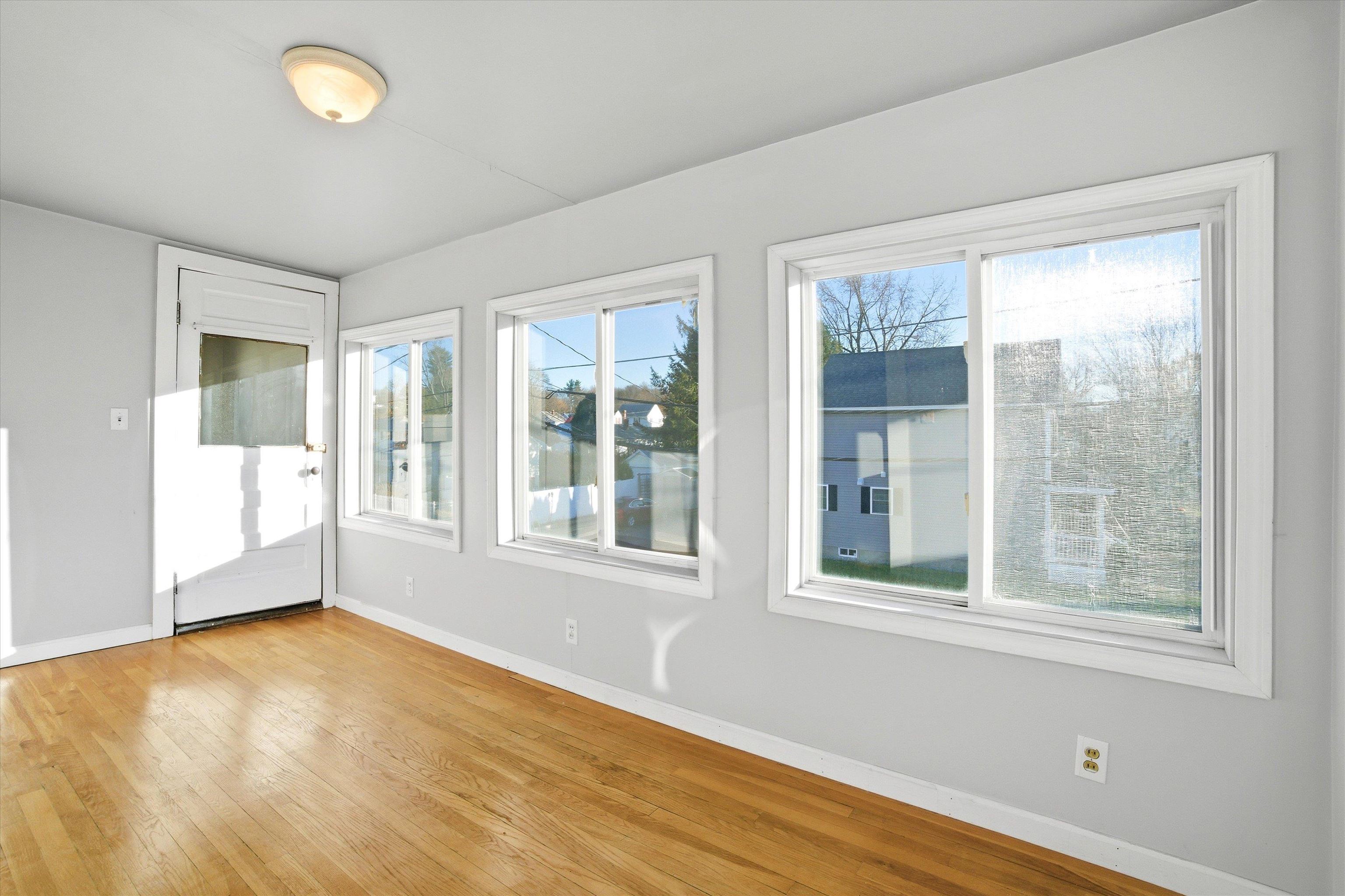 241 Porter St, Manchester, NH 03103