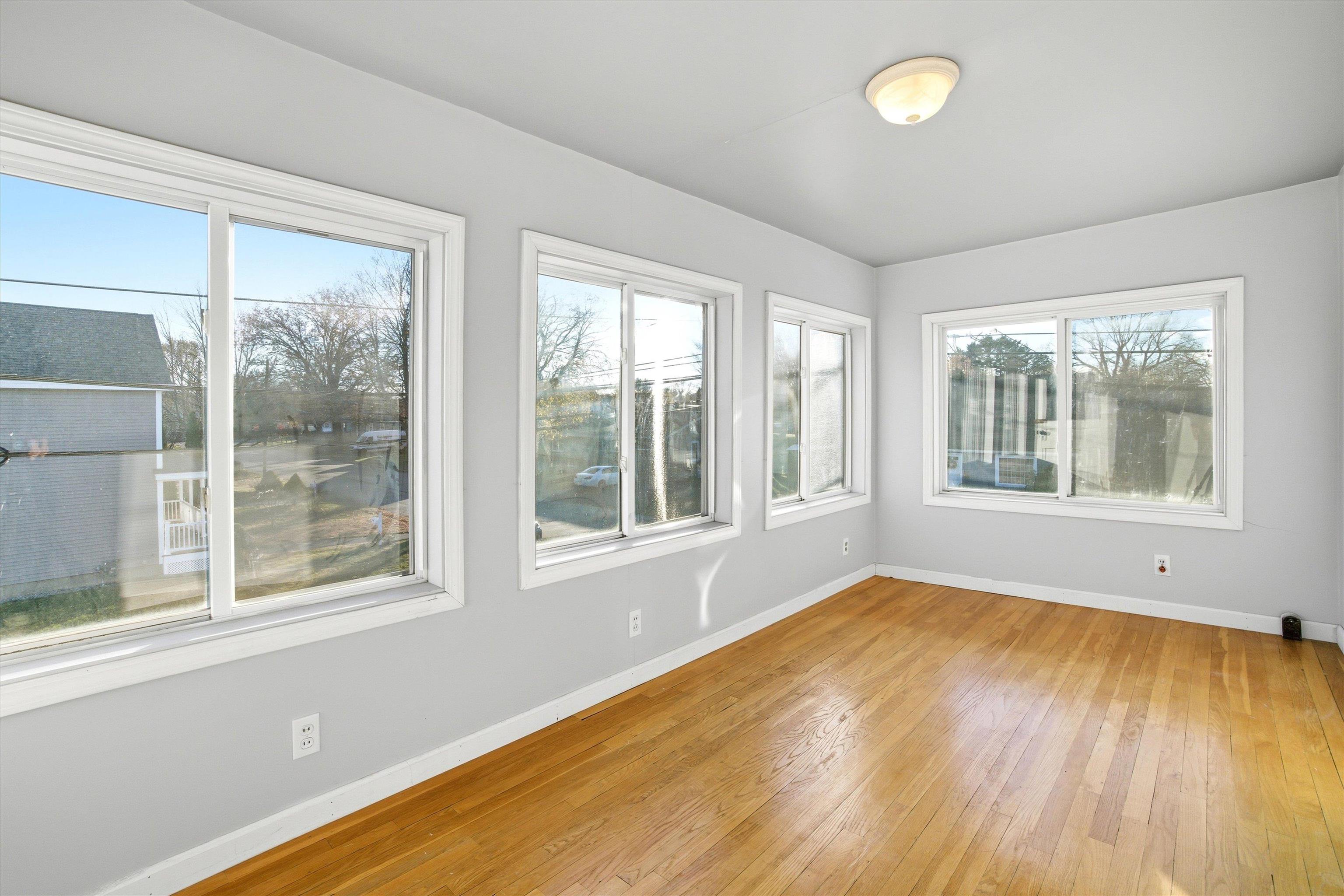 241 Porter St, Manchester, NH 03103