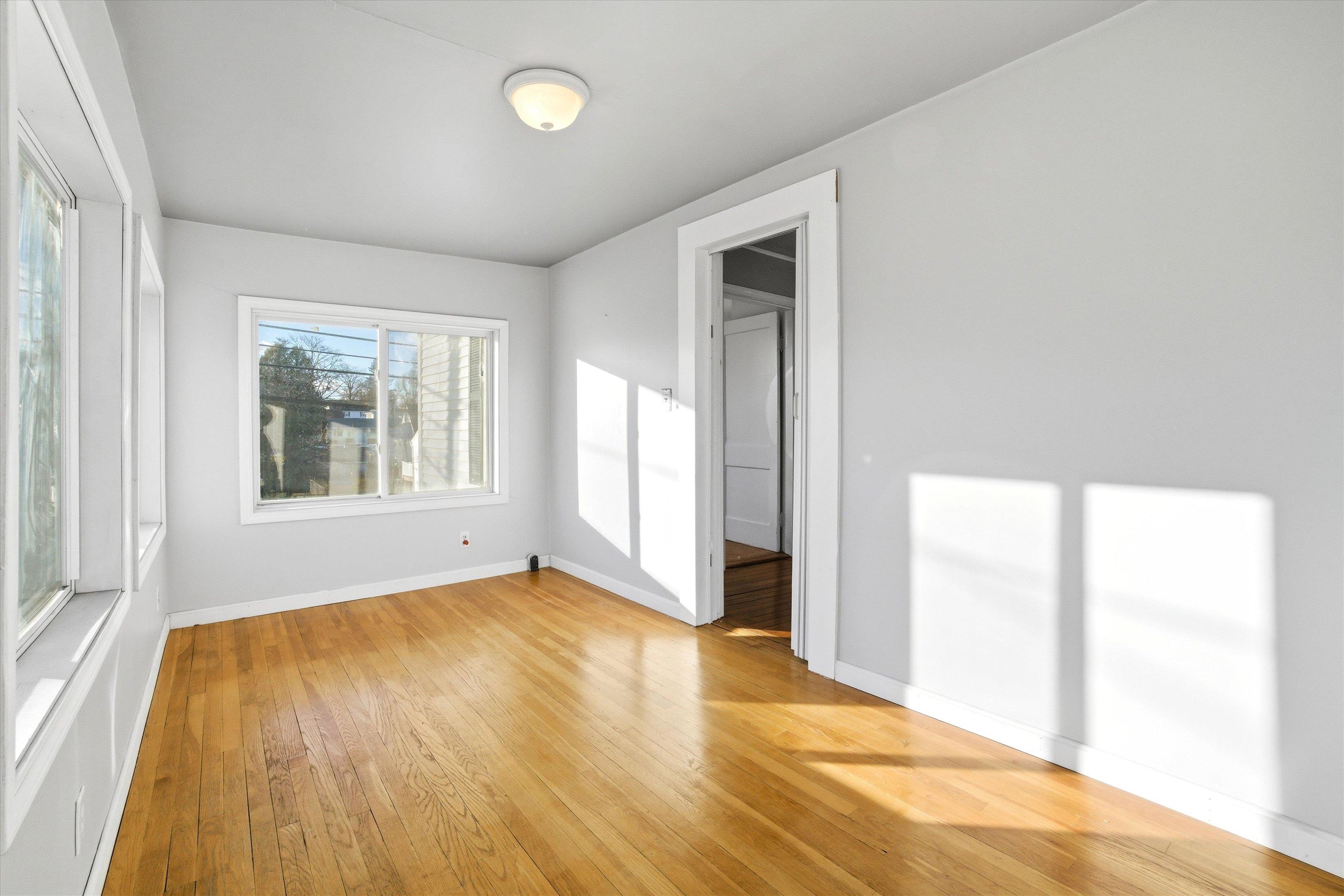 241 Porter St, Manchester, NH 03103