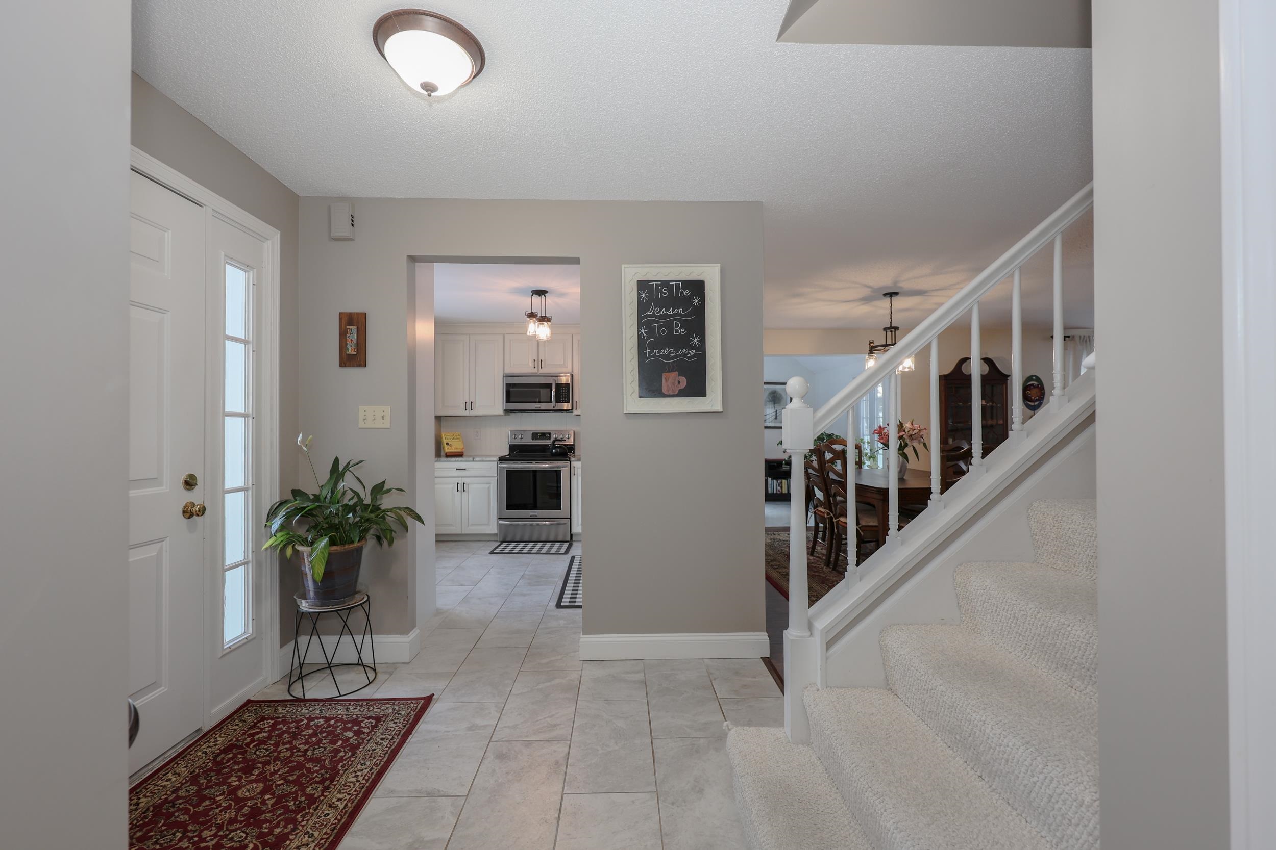 Homes for sale in Manchester, NH | 152 Straw Hill Rd, Manchester, NH 03104 | MLS# 5073510