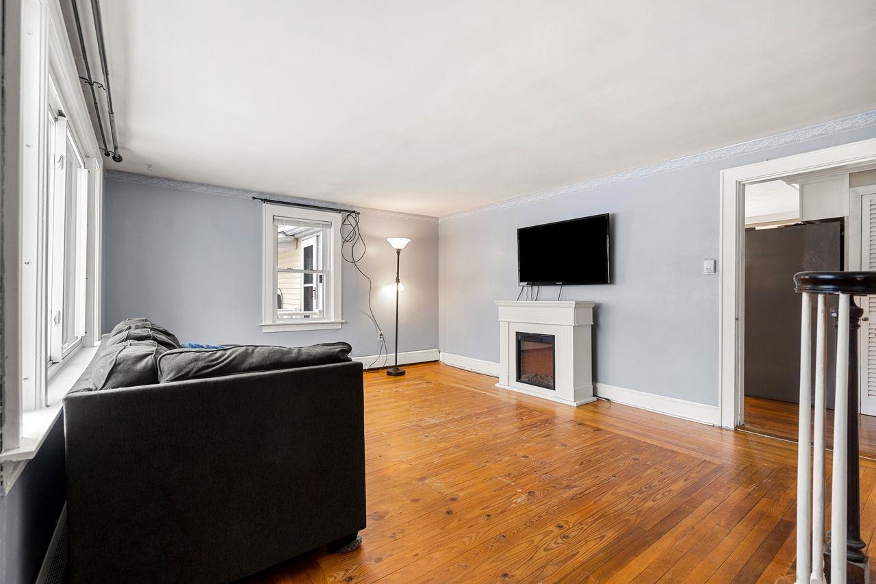 185 Villa St, Manchester, NH 03103