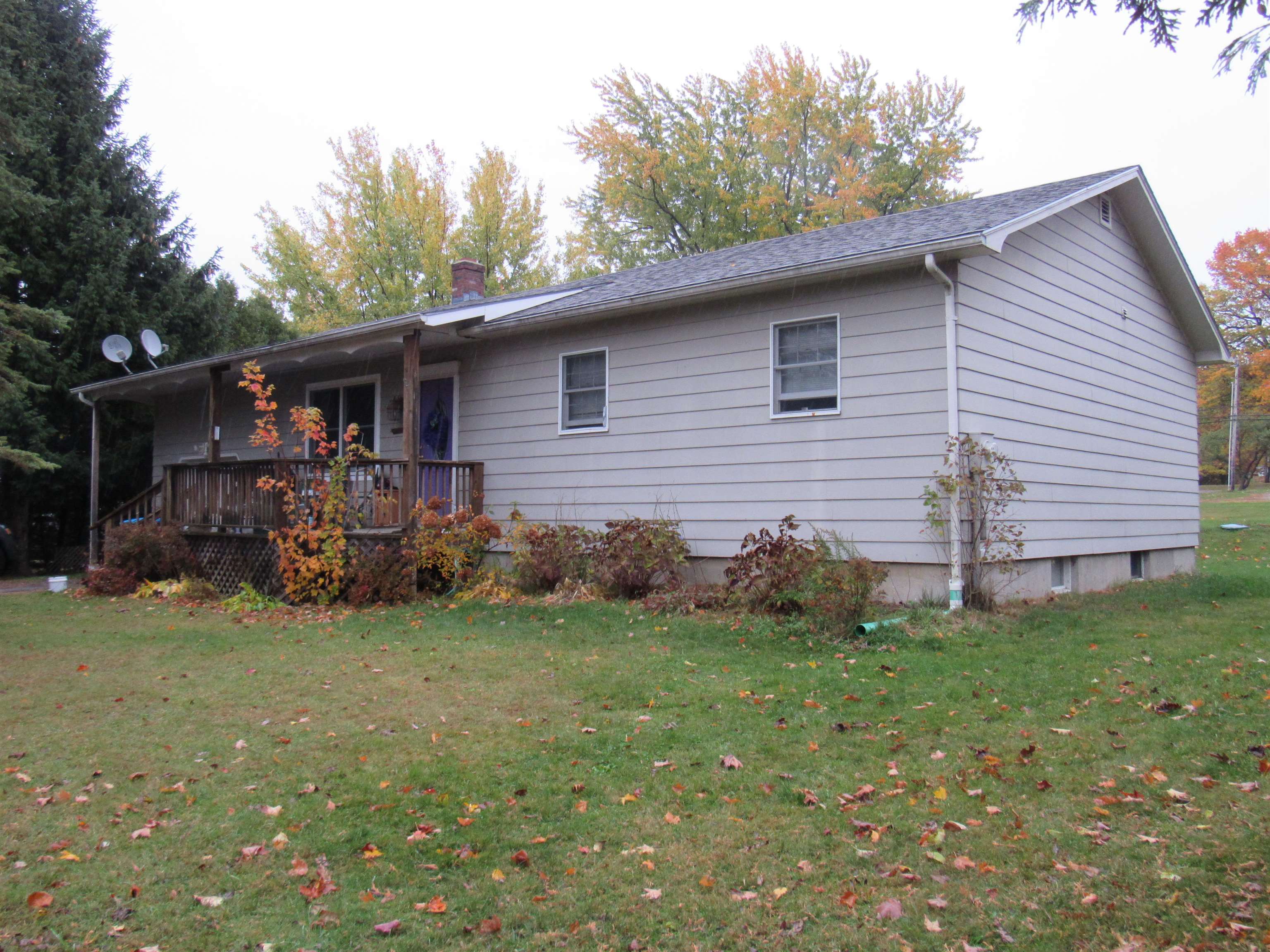 Homes for sale in Newport City, VT | 98 Fernwood Cir, Newport City, VT 05855 | MLS# 5073526