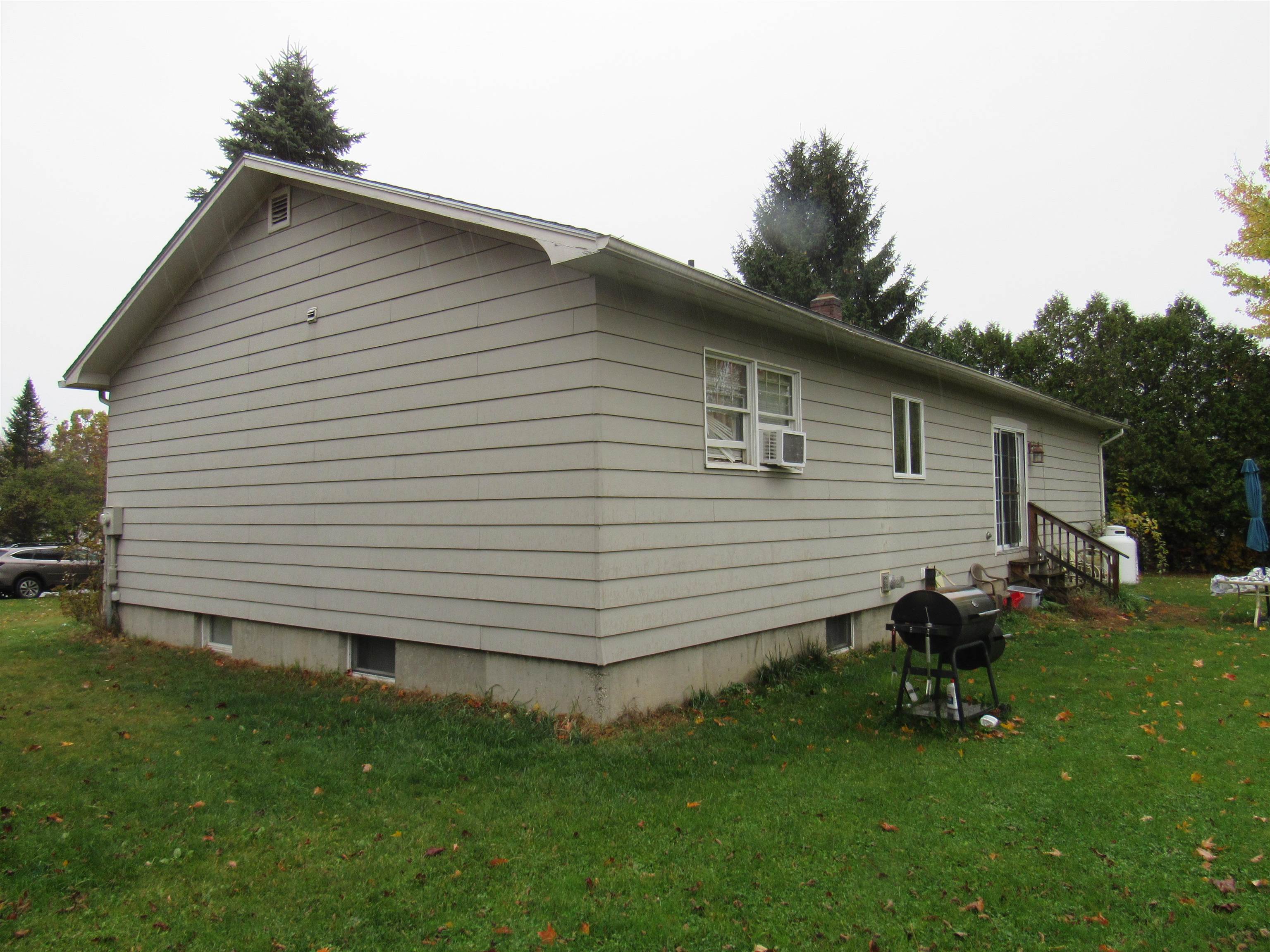 Homes for sale in Newport City, VT | 98 Fernwood Cir, Newport City, VT 05855 | MLS# 5073526