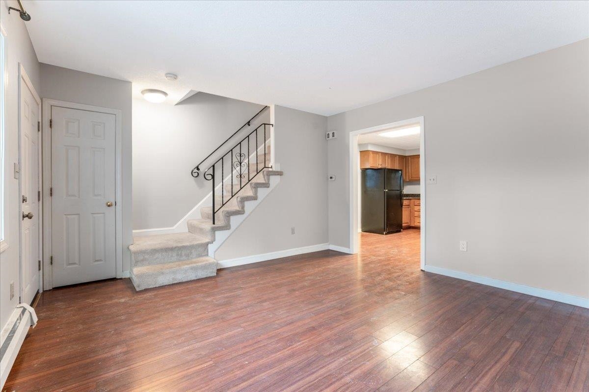 Homes for sale in Manchester, NH | 90 Golfview Dr, Manchester, NH 03102 | MLS# 5073546