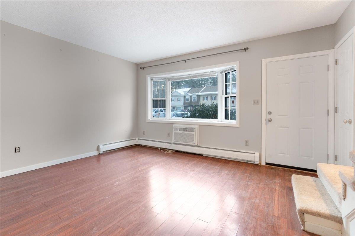 Homes for sale in Manchester, NH | 90 Golfview Dr, Manchester, NH 03102 | MLS# 5073546