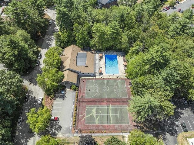 Homes for sale in Manchester, NH | 90 Golfview Dr, Manchester, NH 03102 | MLS# 5073546