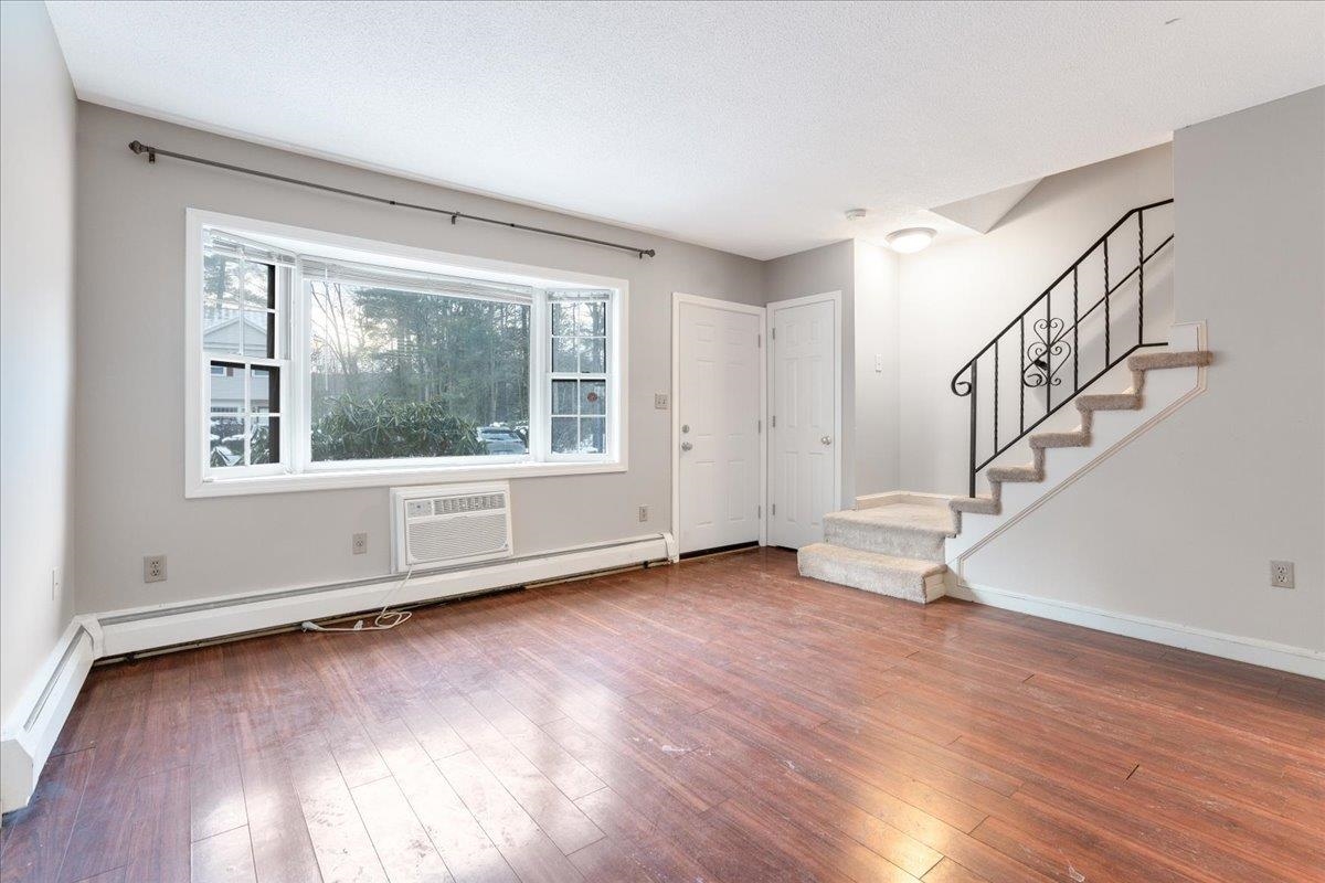 Homes for sale in Manchester, NH | 90 Golfview Dr, Manchester, NH 03102 | MLS# 5073546