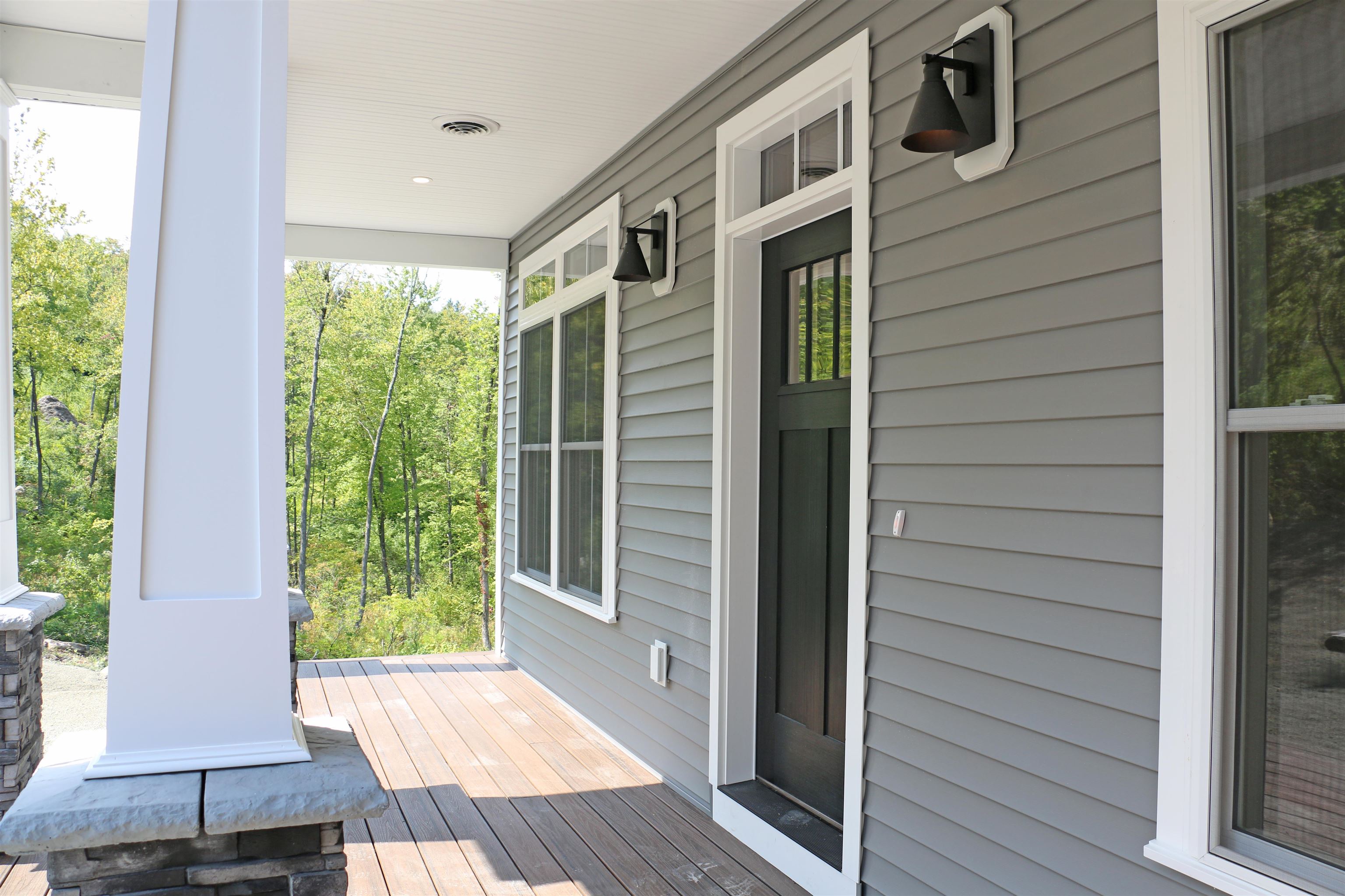 431 Dawn Ct, Pembroke, NH 03275