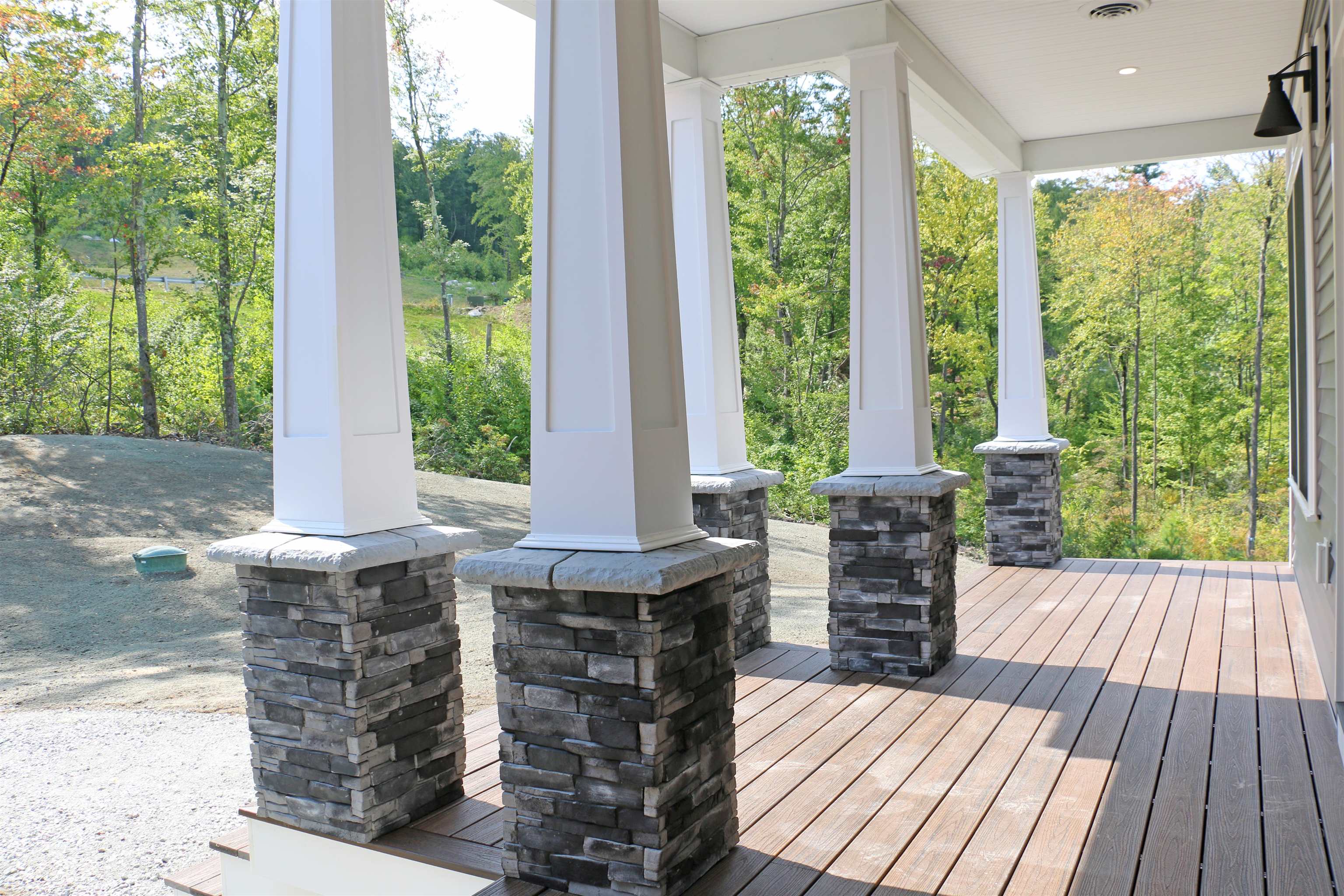 431 Dawn Ct, Pembroke, NH 03275