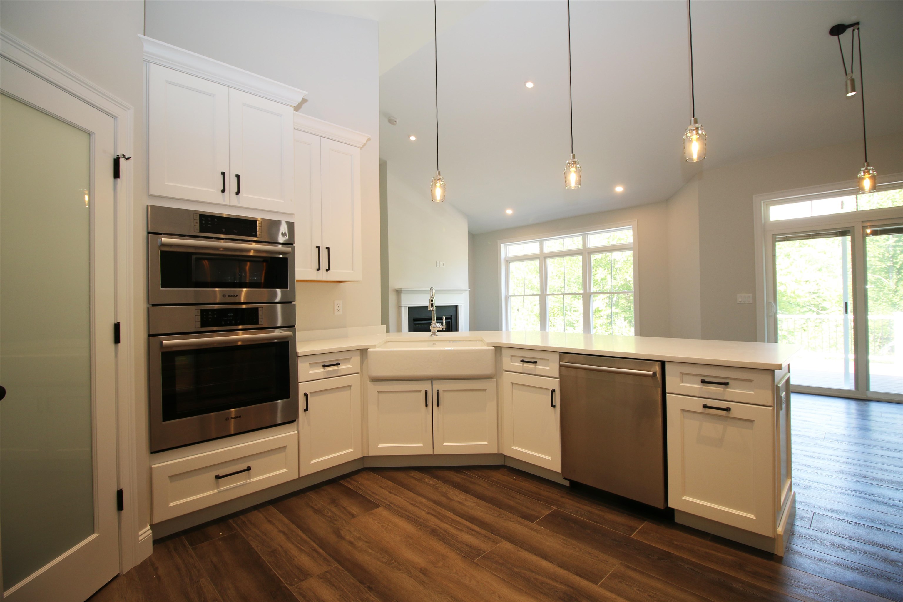 431 Dawn Ct, Pembroke, NH 03275