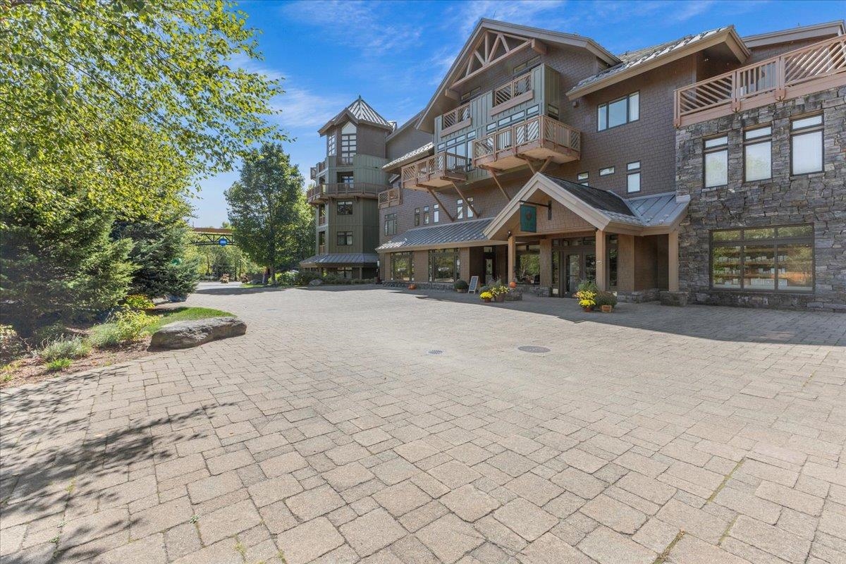 Homes for sale in Stowe, VT | 7412 Mountain Rd #03-01, 406, Stowe, VT 05672 | MLS# 5073624