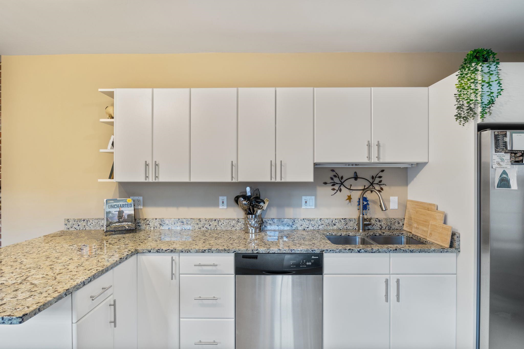 98 West Merrimack St, Manchester, NH 03101