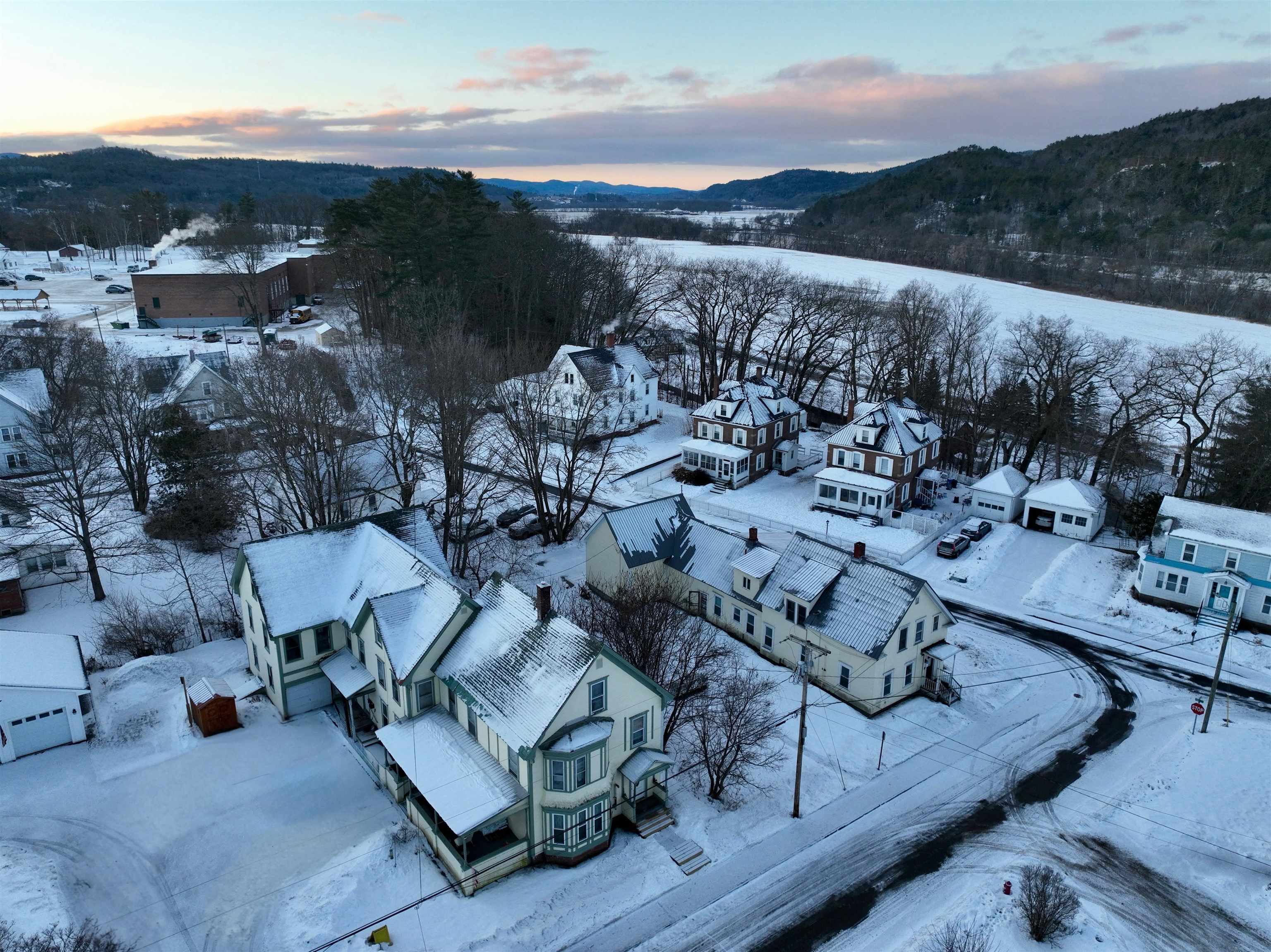 20 Pine St, Haverhill, NH 03785