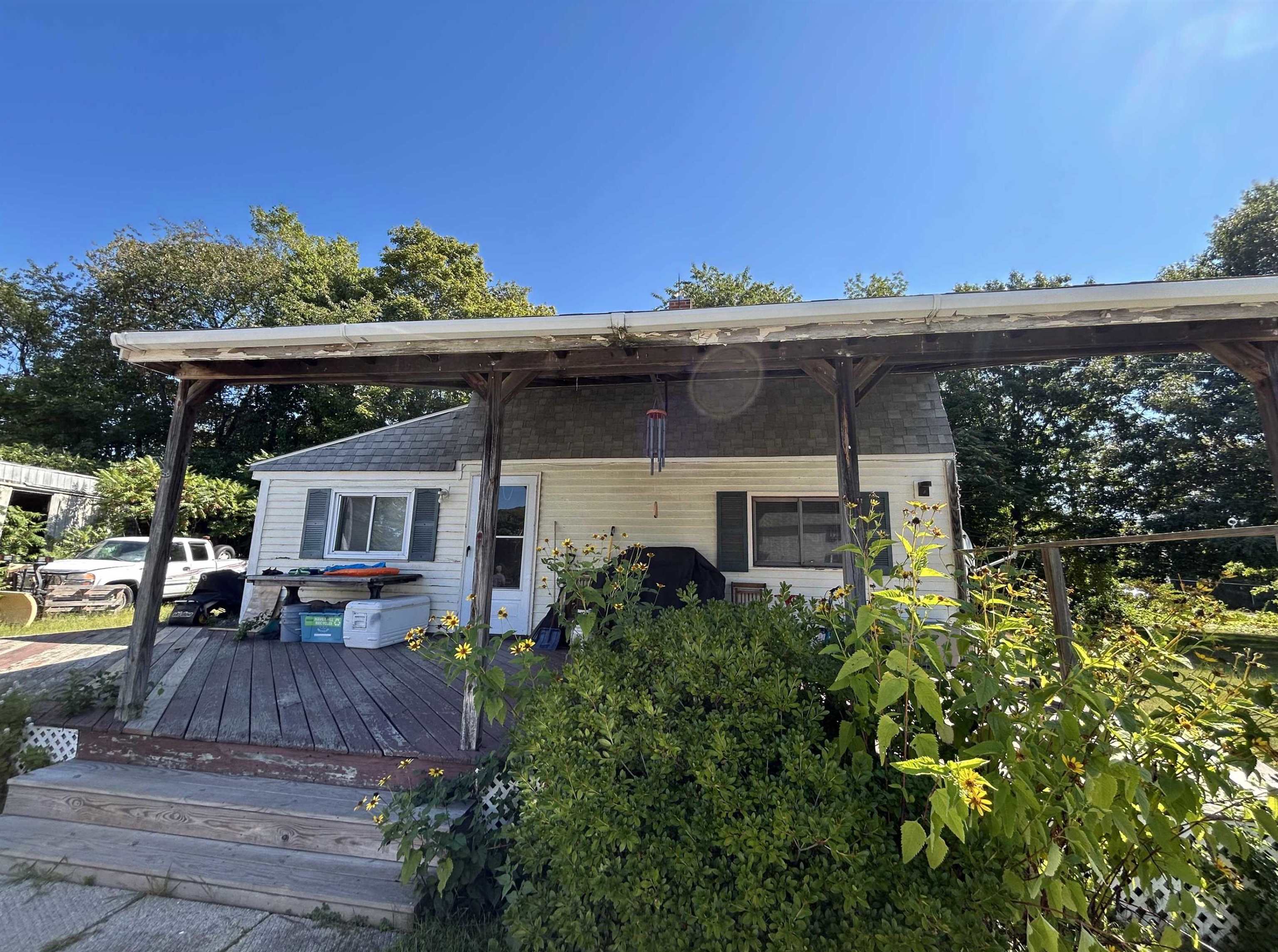 269 South Rd, Kensington, NH 03833