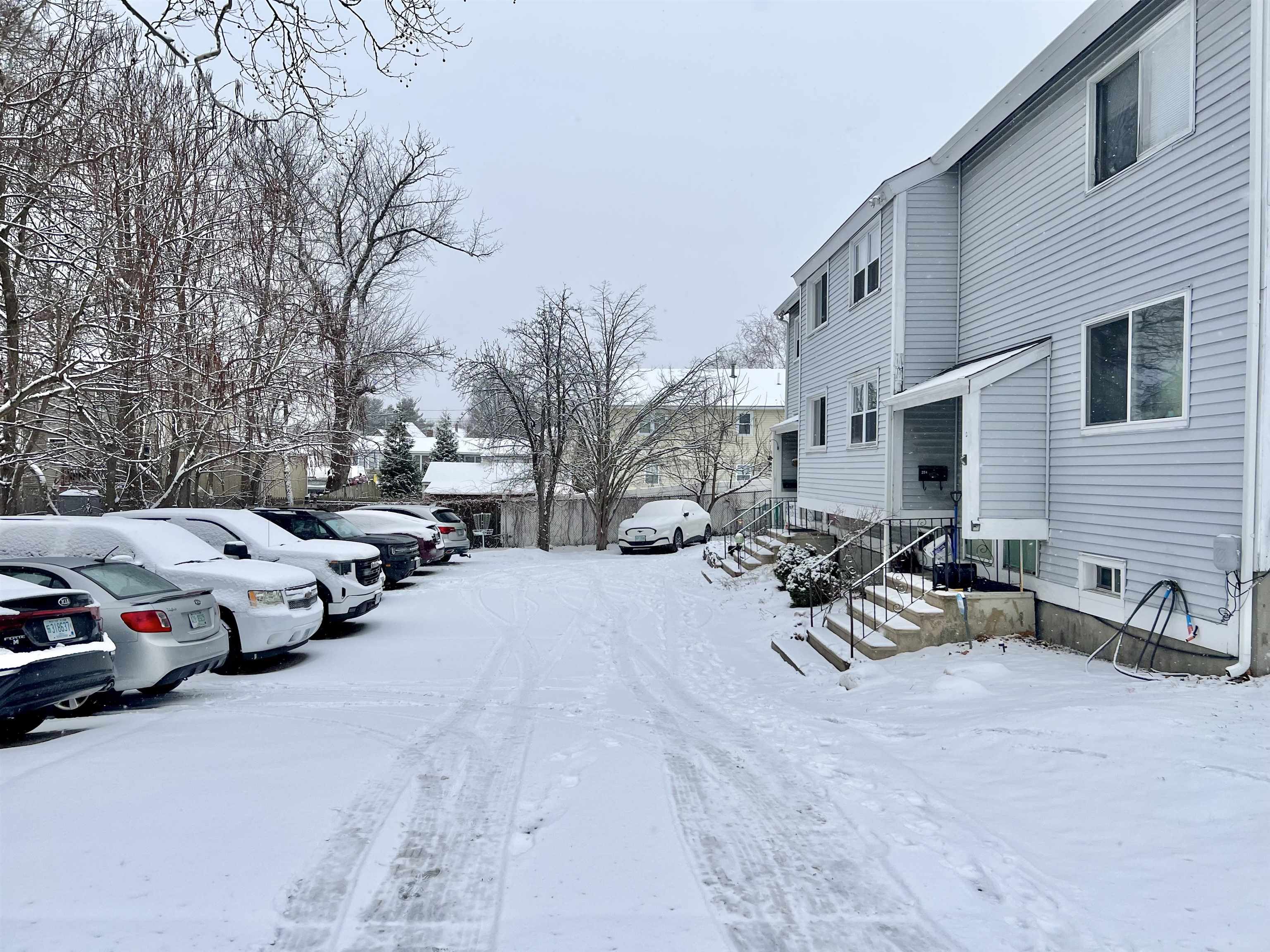 Homes for sale in Manchester, NH | 206 Calef Rd, Manchester, NH 03103 | MLS# 5074308