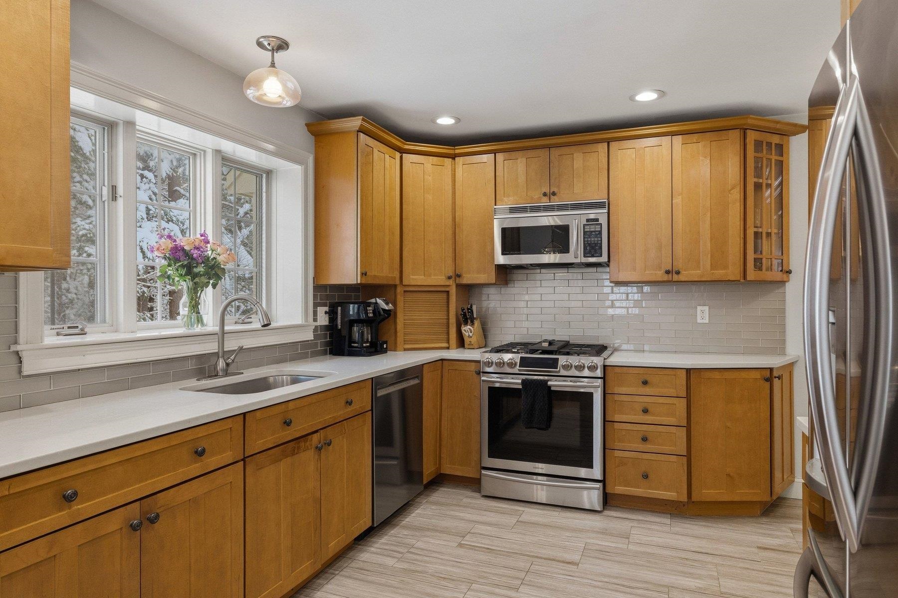 Homes for sale in Portsmouth, NH | 1 Pheasant Ln, Portsmouth, NH 03801 | MLS# 5074545