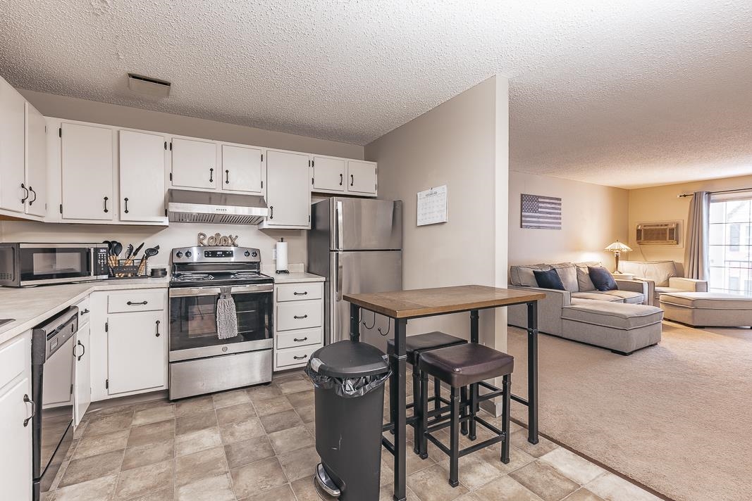 Homes for sale in Manchester, NH | 3 Northbrook Dr #307, Manchester, NH 03102 | MLS# 5074594