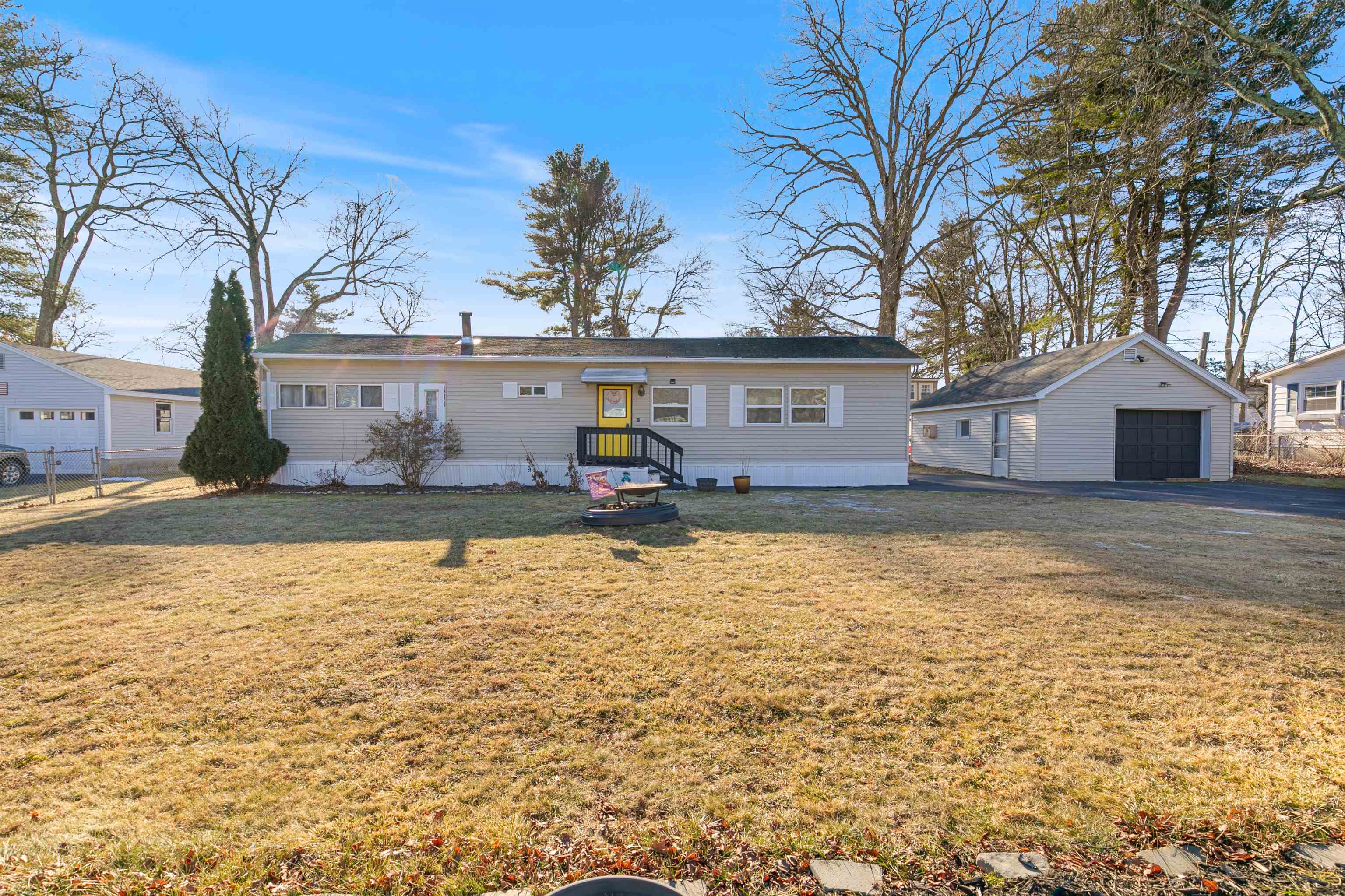 Homes for sale in Salem, NH | 8 Gardner Ave, Salem, NH 03079 | MLS# 5074671