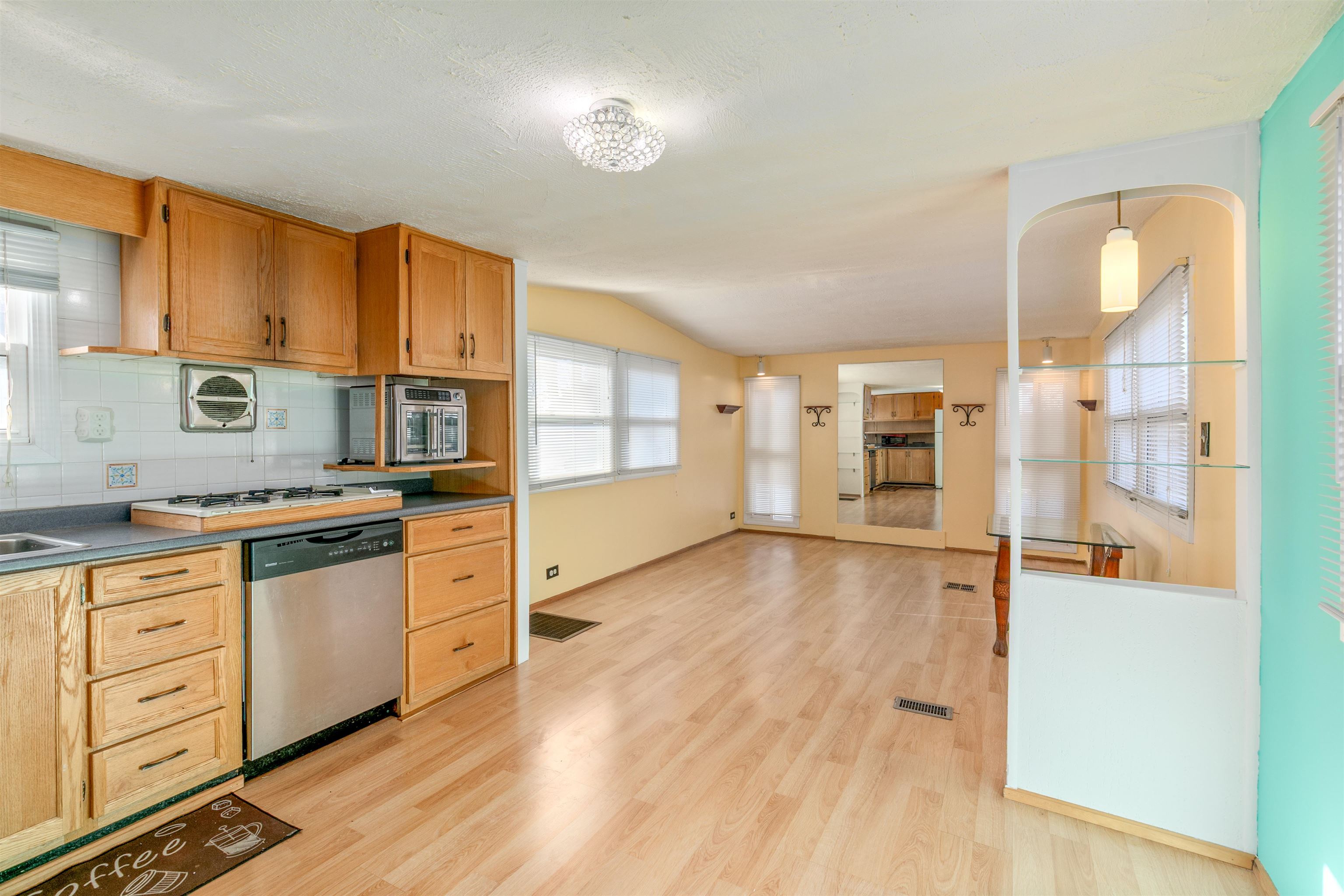 Homes for sale in Salem, NH | 8 Gardner Ave, Salem, NH 03079 | MLS# 5074671