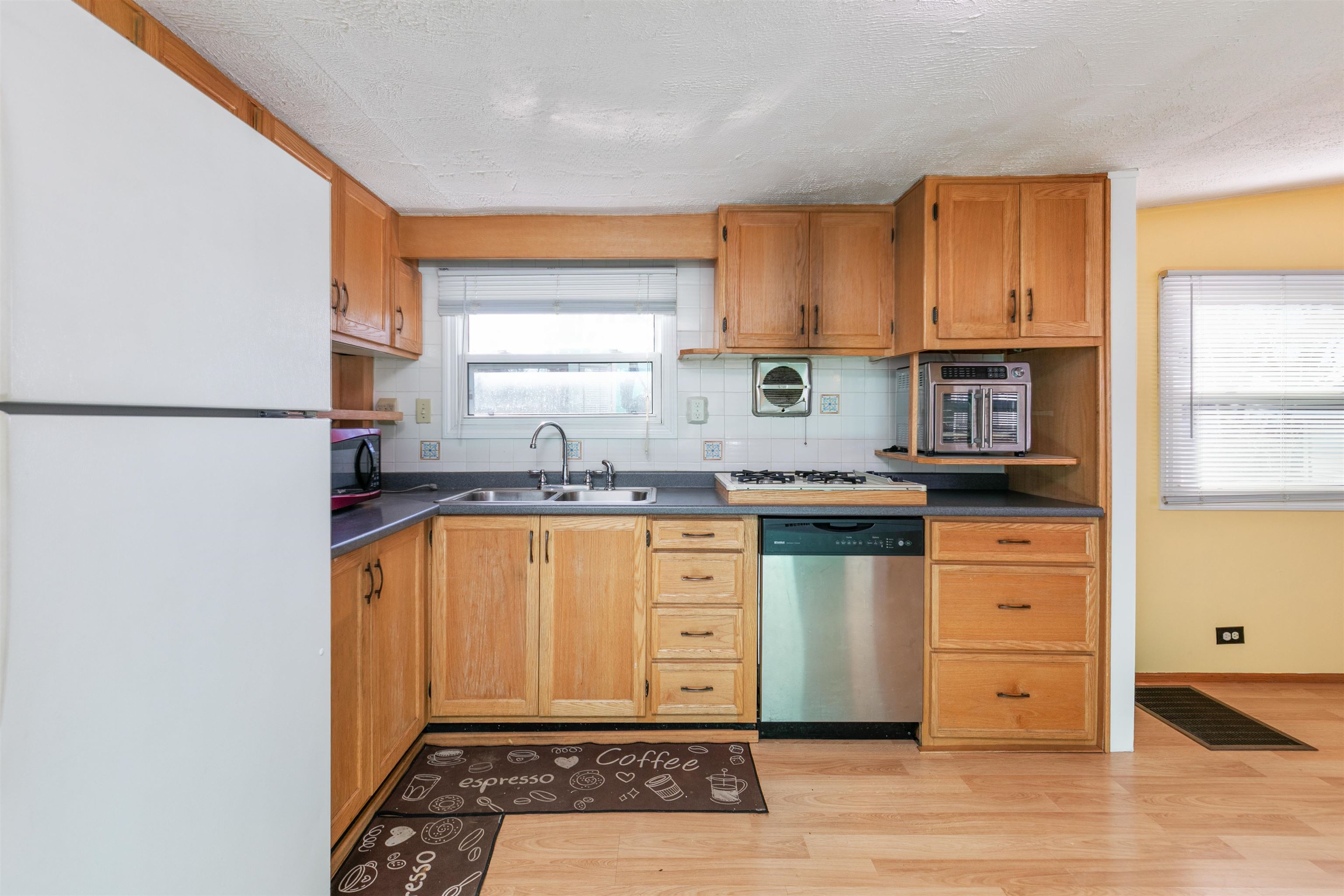 Homes for sale in Salem, NH | 8 Gardner Ave, Salem, NH 03079 | MLS# 5074671