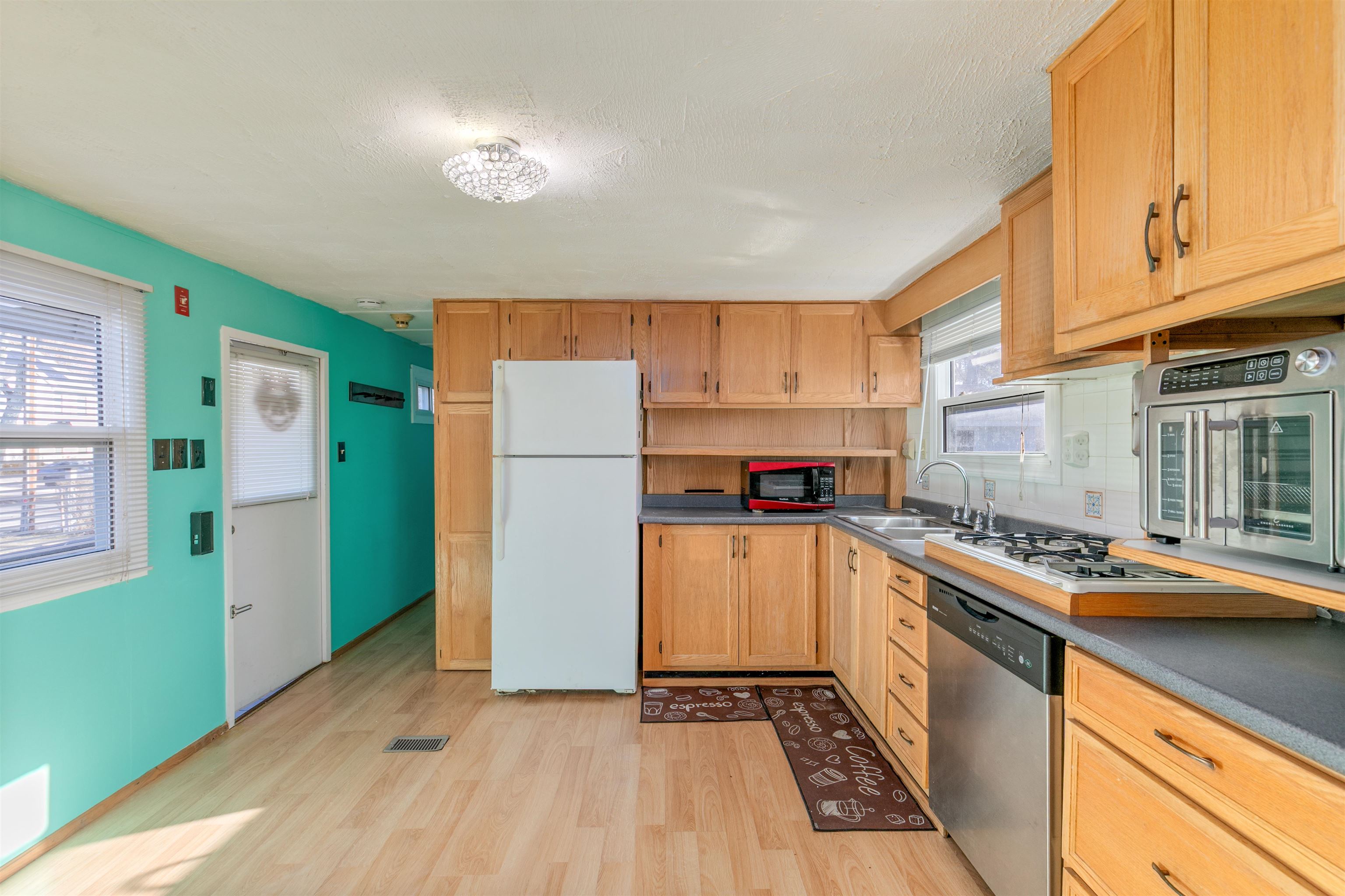 Homes for sale in Salem, NH | 8 Gardner Ave, Salem, NH 03079 | MLS# 5074671