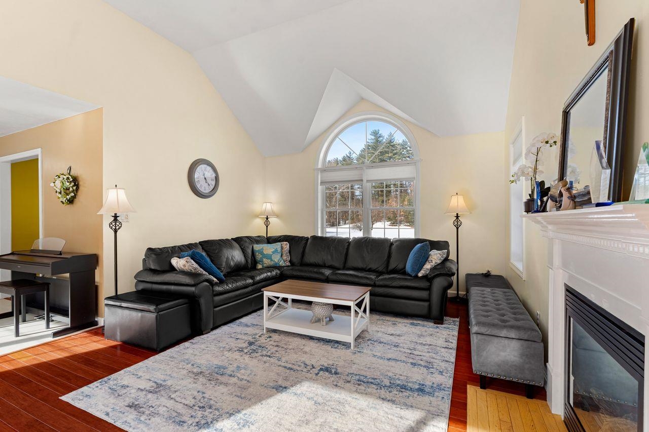 Homes for sale in Amherst, NH | 1 Patricia Ln, Amherst, NH 03031 | MLS# 5074710