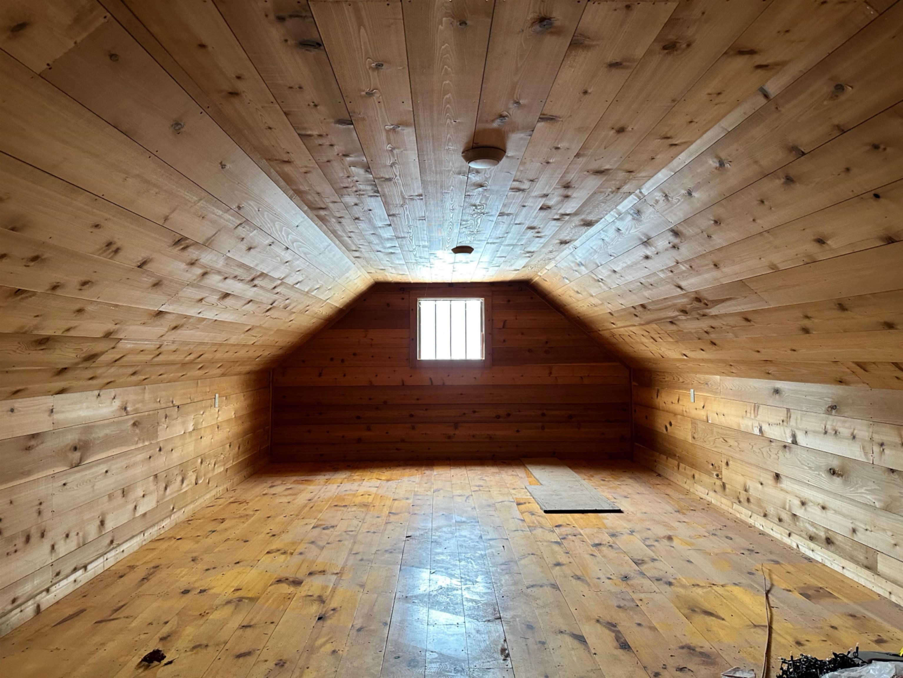 Finished Room above detached barn/garage 24653342