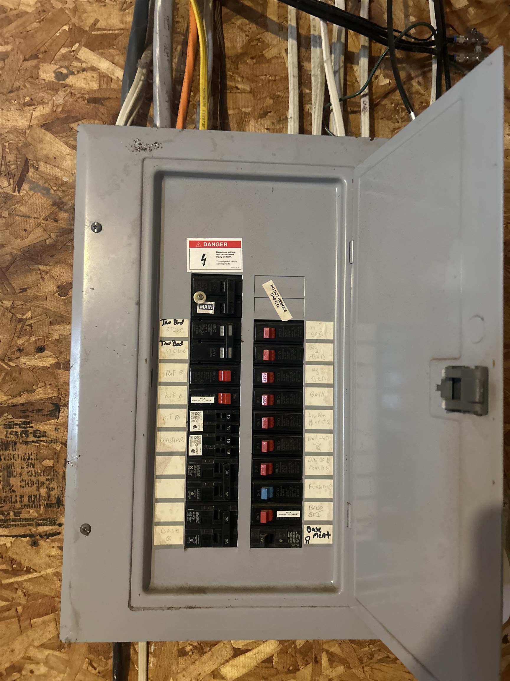 Homes for sale in Hartford, VT | 408 Christian St, Hartford, VT 05001 | MLS# 5074795