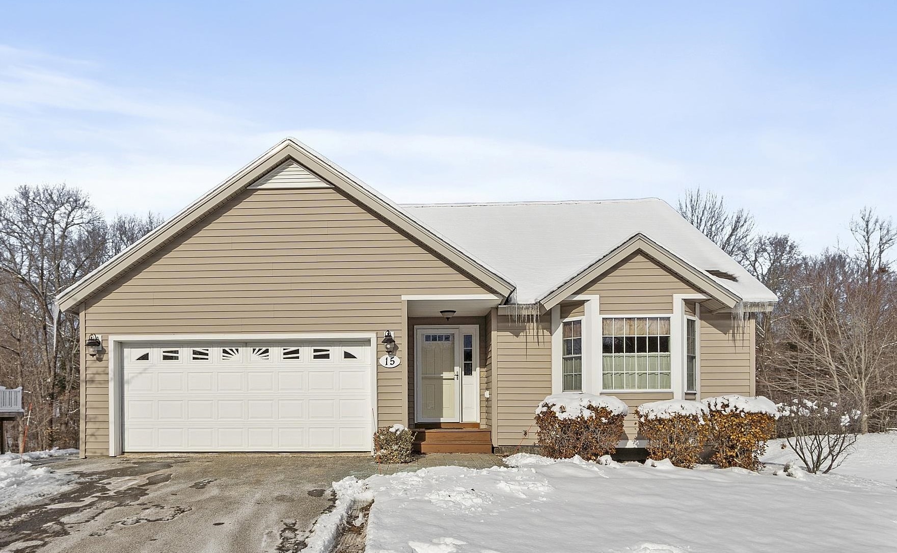 Homes for sale in East Kingston, NH | 15 Country Ln, East Kingston, NH 03827 | MLS# 5074891